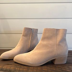 Dolce Vita Ankle Booties size 9.5, color Dune Suede, never worn. Still in box
